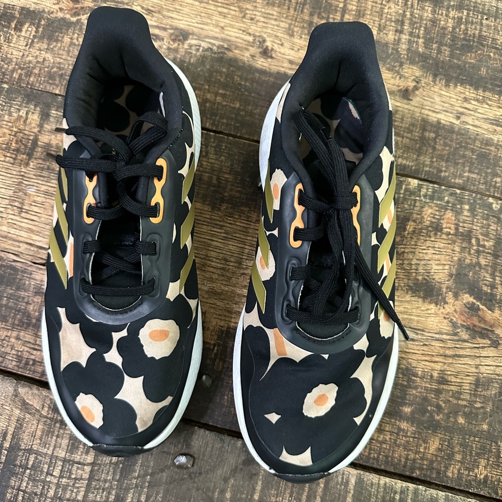 Girls Adidas tennis shoes